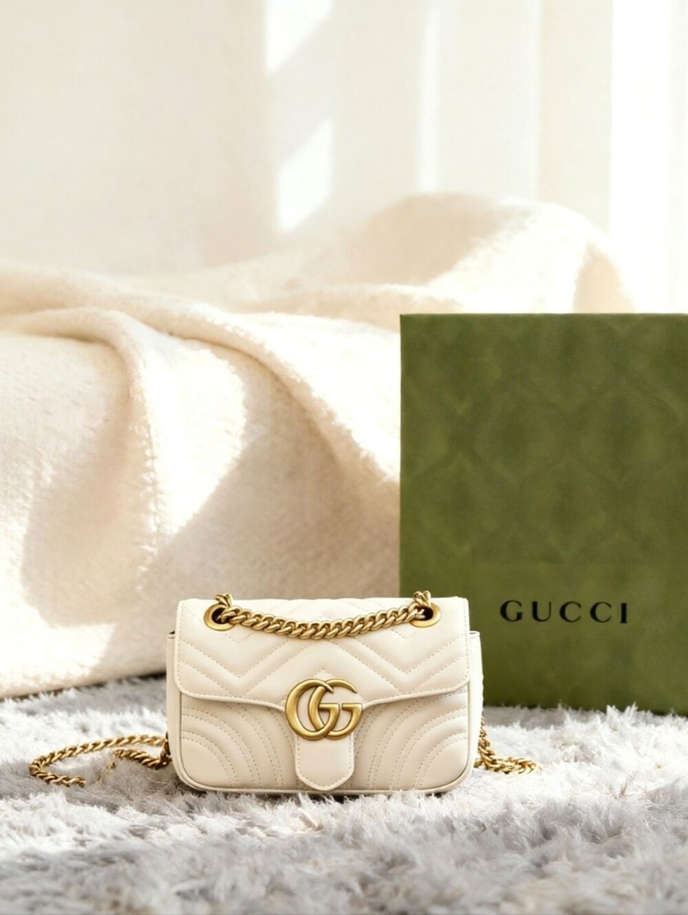 Gucci GG Marmont Small Matelassé Shoulder Bag